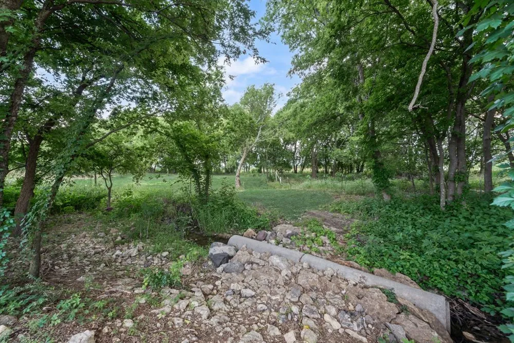 11167 Plainview Road Krum, TX 76249