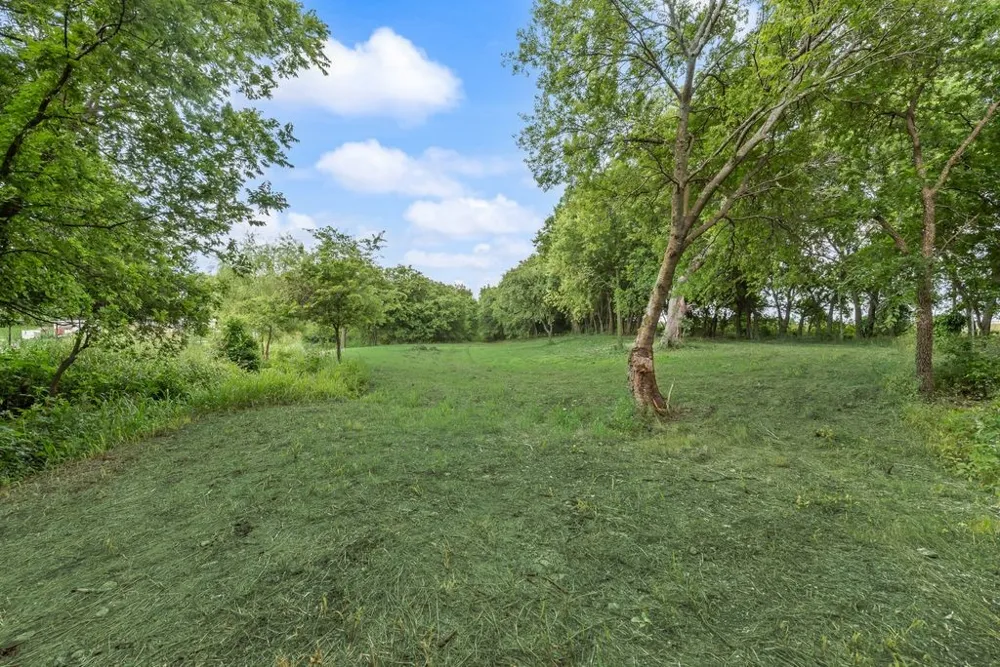 11167 Plainview Road Krum, TX 76249