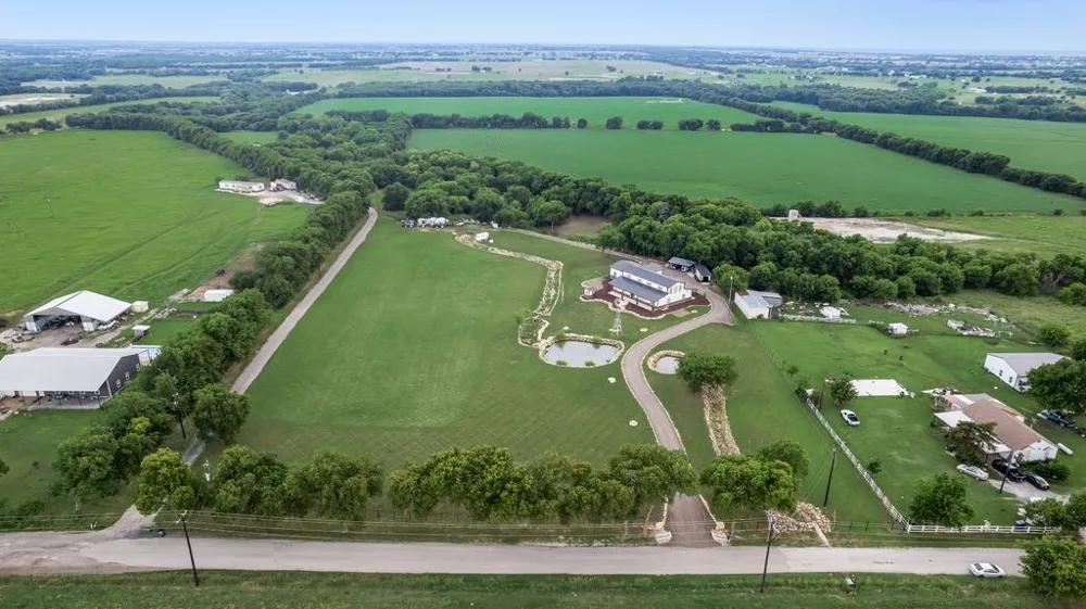 11167 Plainview Road Krum, TX 76249