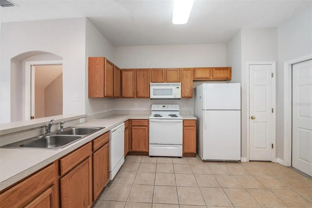 2461 EARLSWOOD COURT Brandon, FL 33510