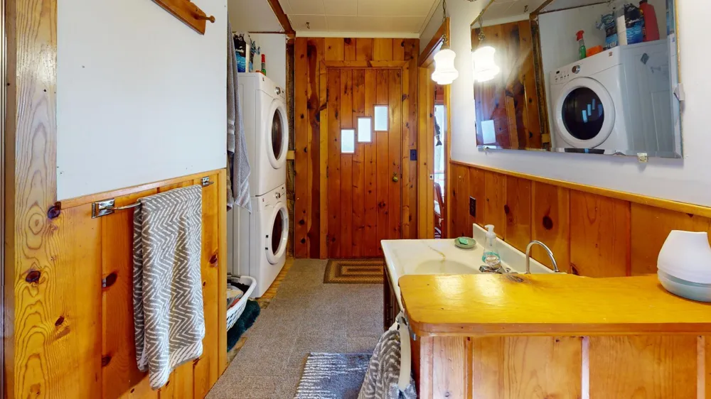 12418 Rock Point Drive Kabetogama, MN 56669