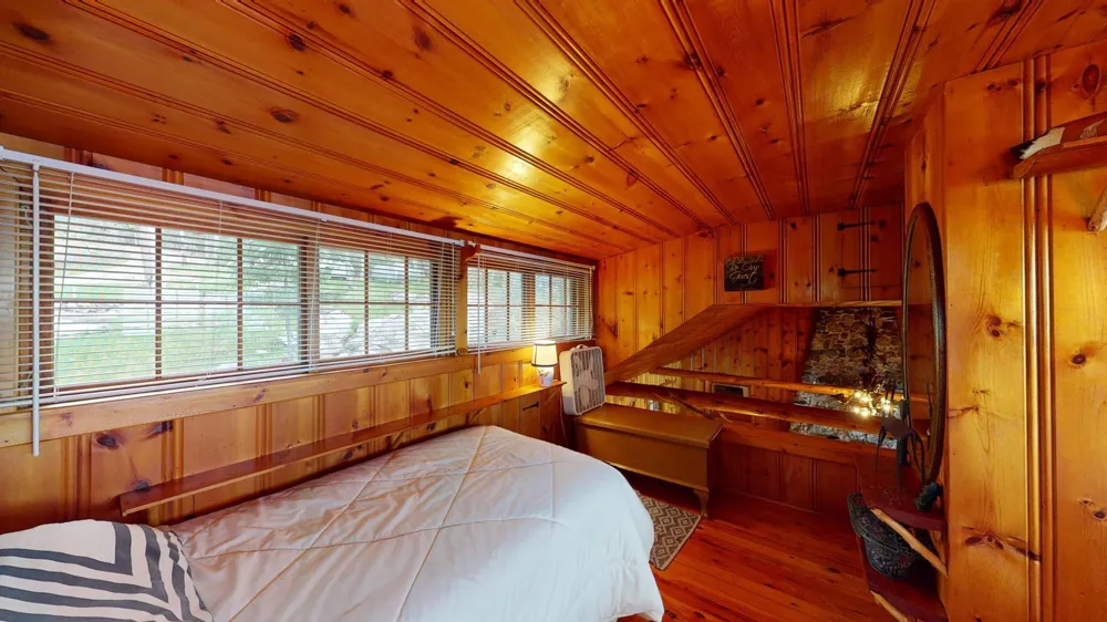 12418 Rock Point Drive Kabetogama, MN 56669