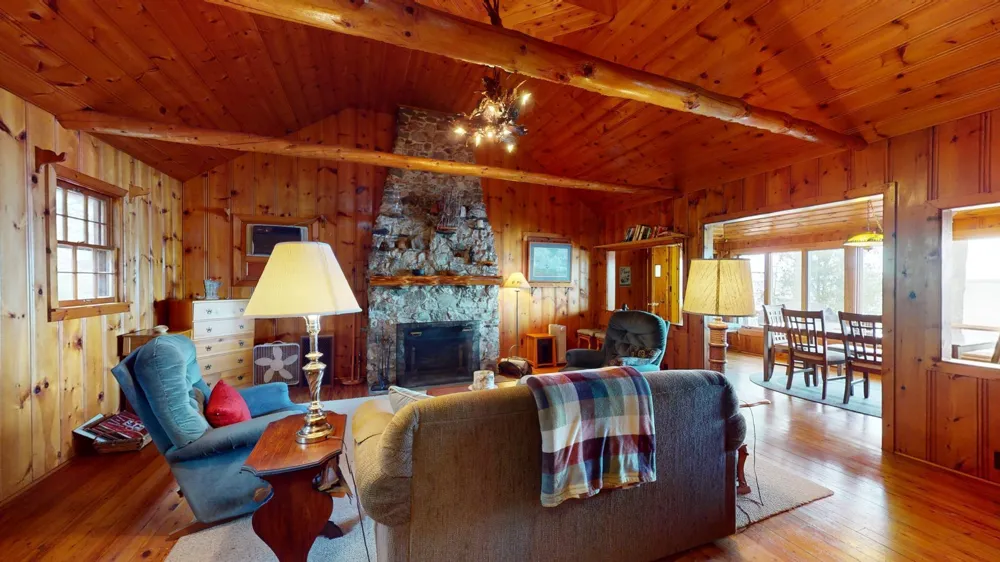 12418 Rock Point Drive Kabetogama, MN 56669