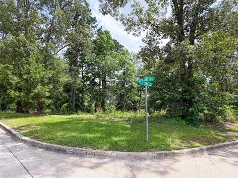 2807 J Cupit Court