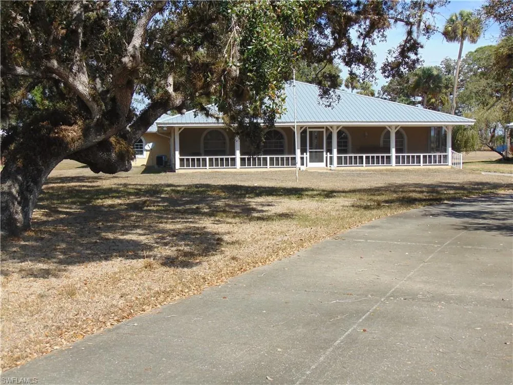 1092 Riverbend Drive Labelle, FL 33935