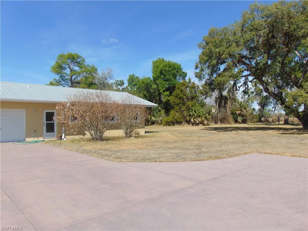 1092 Riverbend Drive Labelle, FL 33935