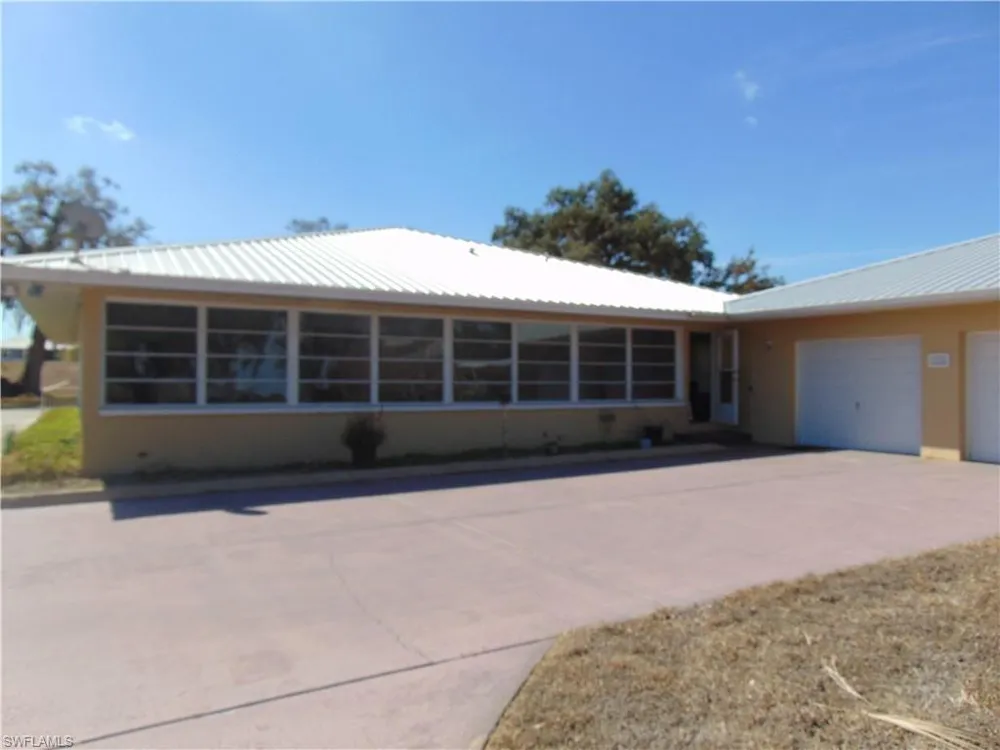 1092 Riverbend Drive Labelle, FL 33935