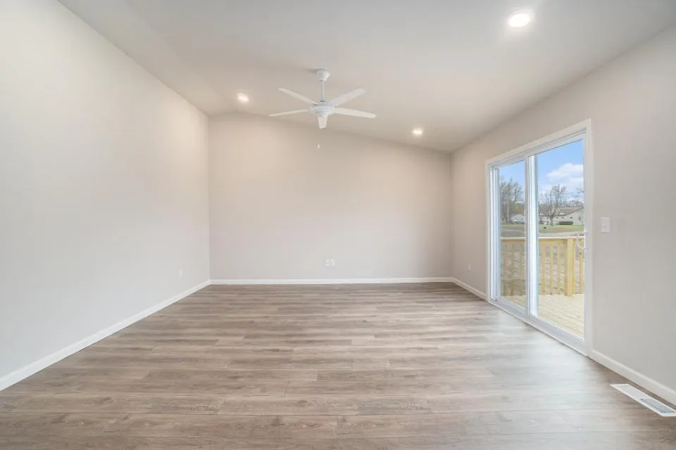 724 Manorwood Circle Benton Harbor, MI 49022