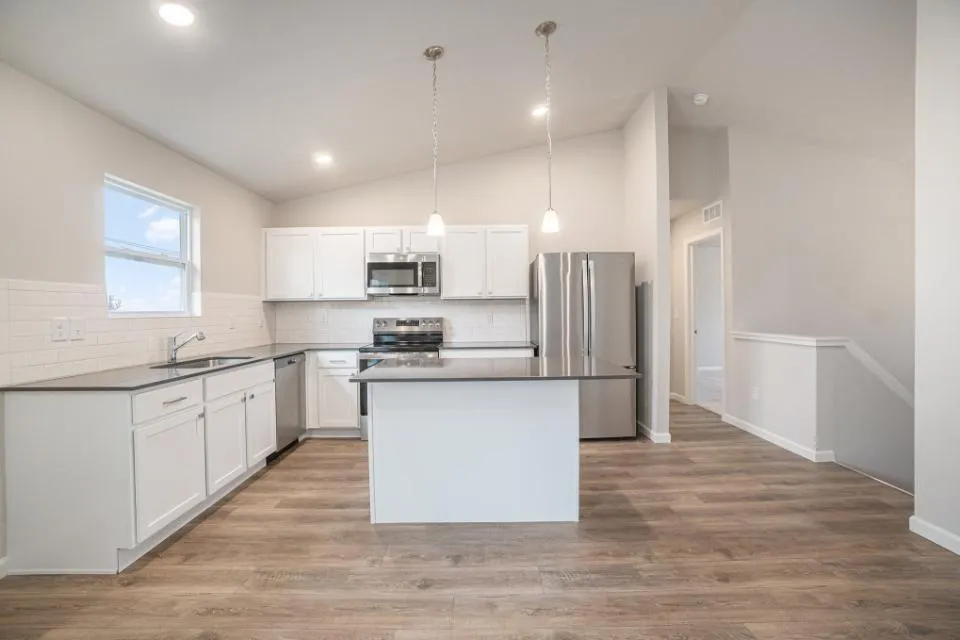724 Manorwood Circle Benton Harbor, MI 49022