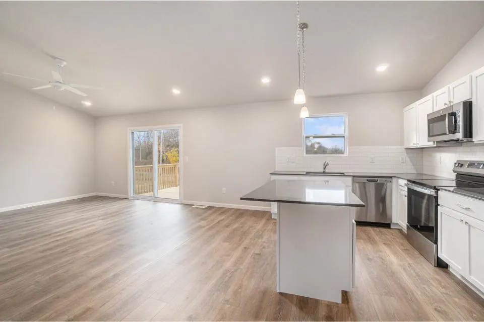 724 Manorwood Circle Benton Harbor, MI 49022