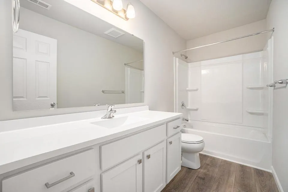 724 Manorwood Circle Benton Harbor, MI 49022
