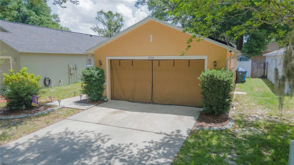 11910 MANGO GROVES BOULEVARD Seffner, FL 33584