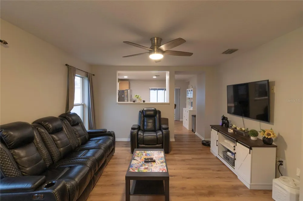 11910 MANGO GROVES BOULEVARD Seffner, FL 33584