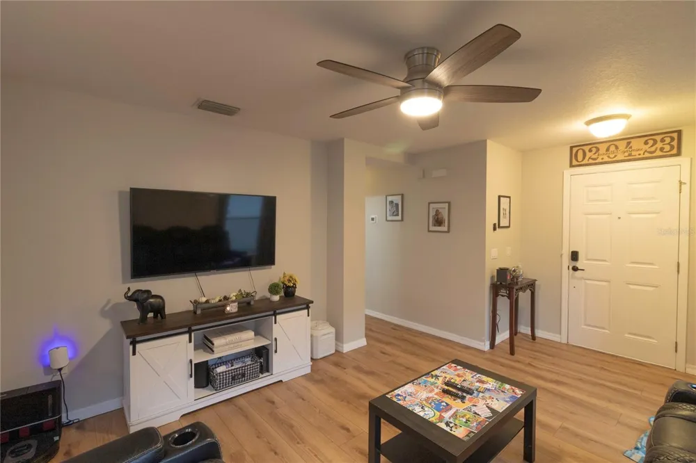 11910 MANGO GROVES BOULEVARD Seffner, FL 33584