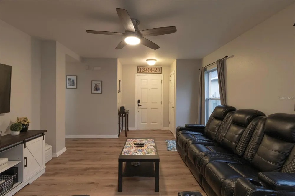 11910 MANGO GROVES BOULEVARD Seffner, FL 33584