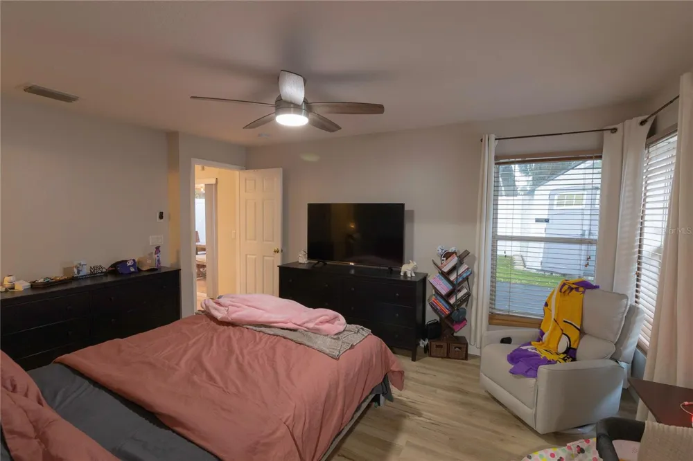 11910 MANGO GROVES BOULEVARD Seffner, FL 33584