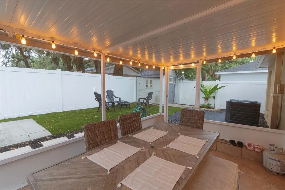 11910 MANGO GROVES BOULEVARD Seffner, FL 33584