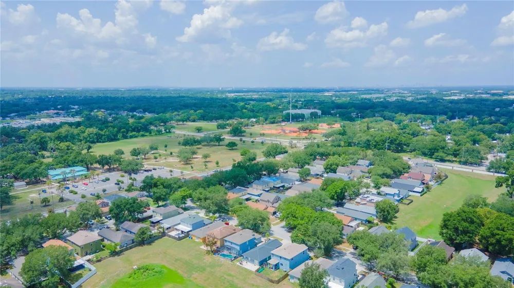 11910 MANGO GROVES BOULEVARD Seffner, FL 33584