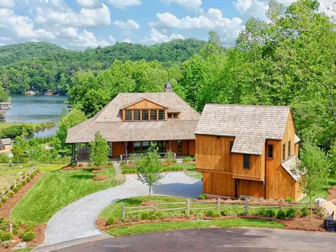 140 Cove View Lane