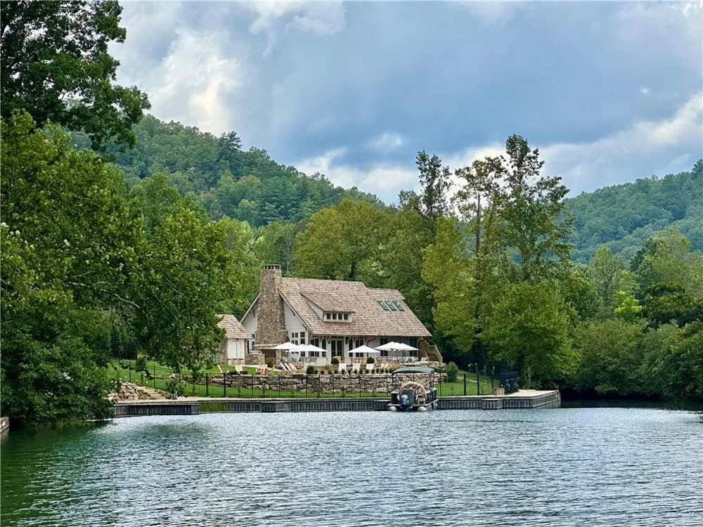 140 Cove View Lane Clarkesville, GA 30523