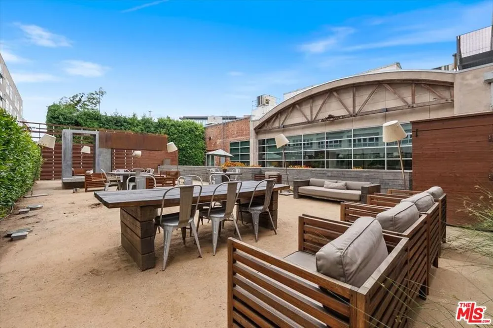 530 S Hewitt Street #238 Los Angeles, CA 90013