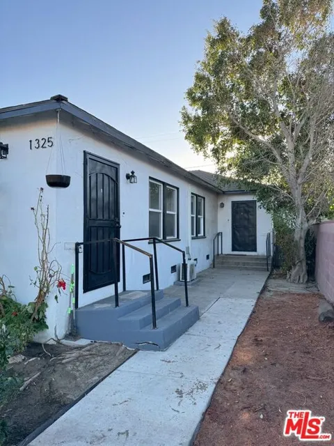 1327 Kenwood Street