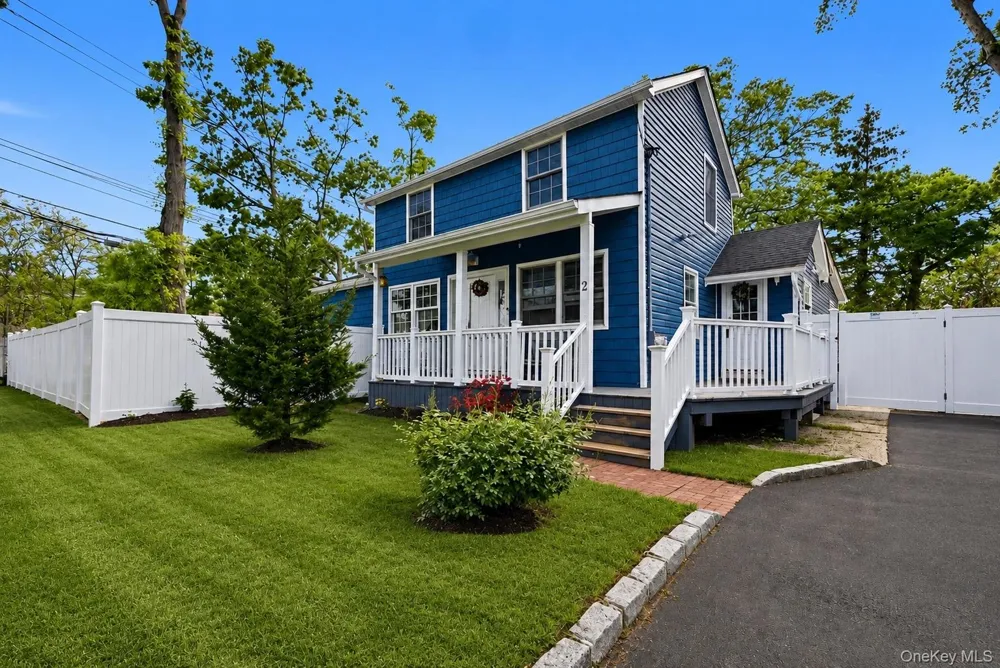 2 Taft Avenue Islip, NY 11751
