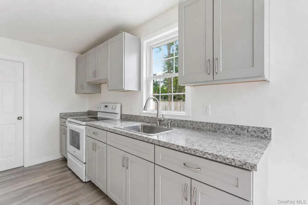 2 Taft Avenue Islip, NY 11751