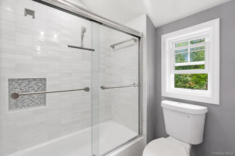 2 Taft Avenue Islip, NY 11751