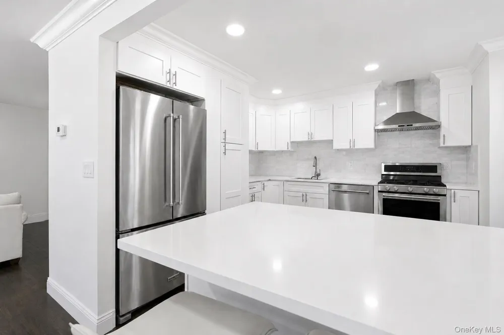 2 Taft Avenue Islip, NY 11751