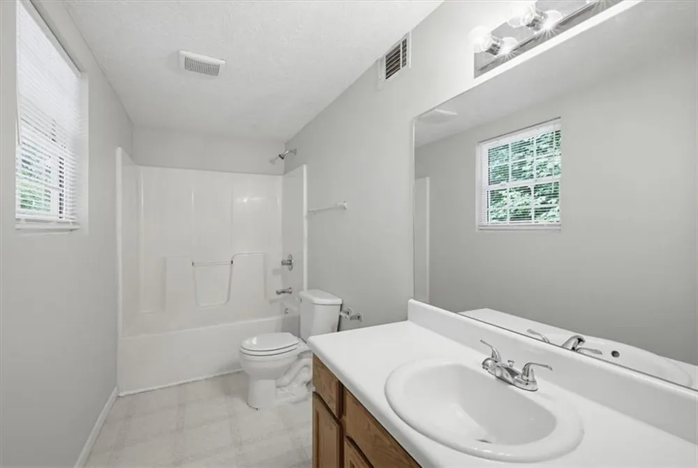 4015 Chapman Drive Gainesville, GA 30506