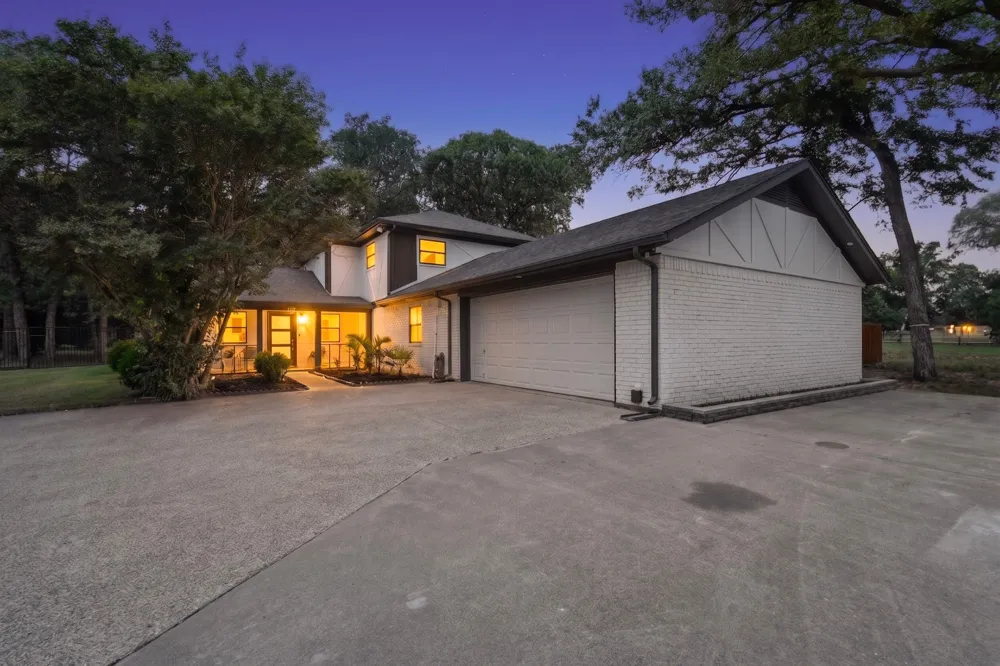 150 S Woodland Trail Double Oak, TX 75077