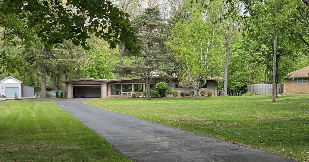 32619 Greenland Court Livonia, MI 48154