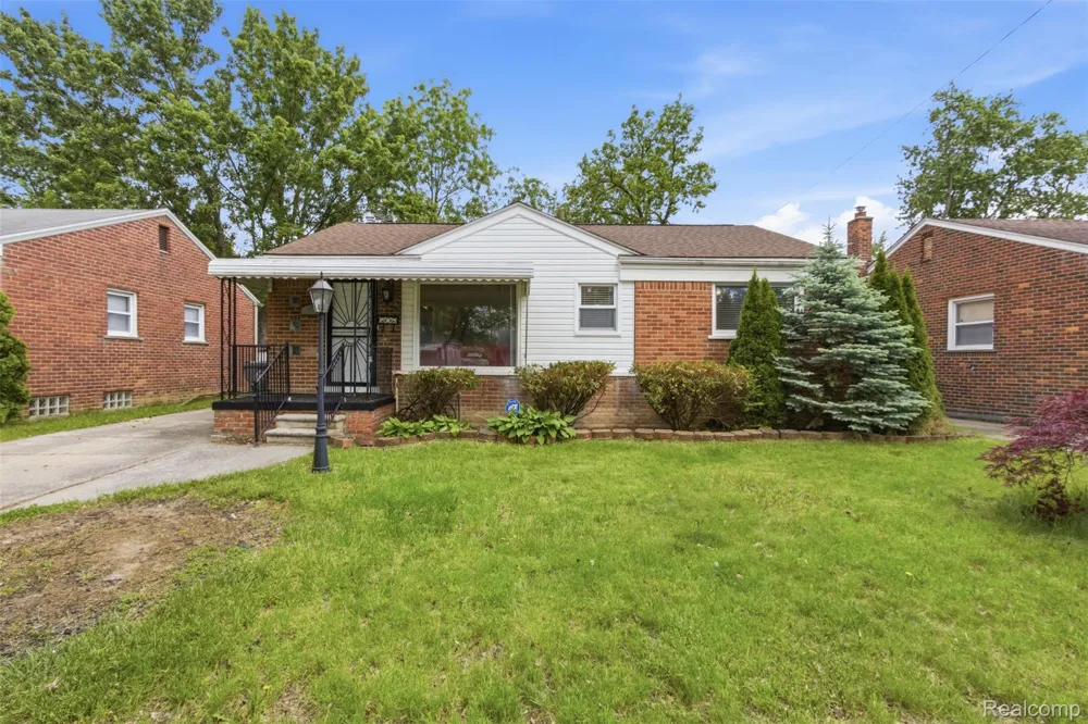 397 Longfellow Street Inkster City, MI 48141