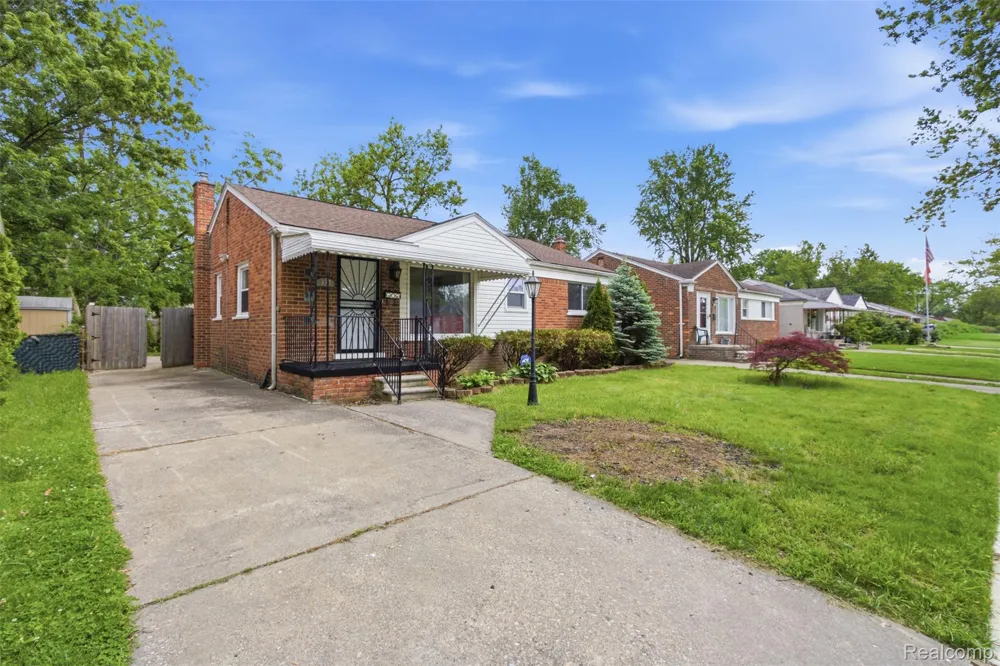 397 Longfellow Street Inkster City, MI 48141