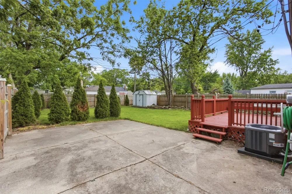 397 Longfellow Street Inkster City, MI 48141