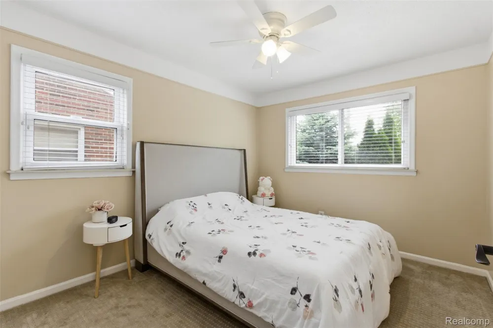 397 Longfellow Street Inkster City, MI 48141