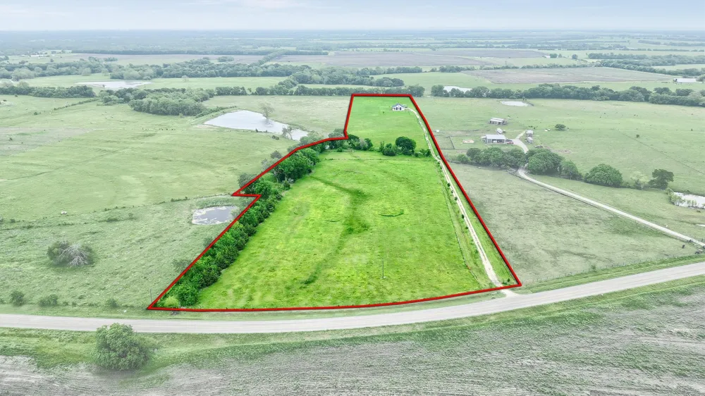 5235 Fm 1752 S Whitewright, TX 75491