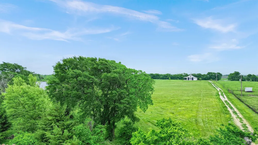 5235 Fm 1752 S Whitewright, TX 75491