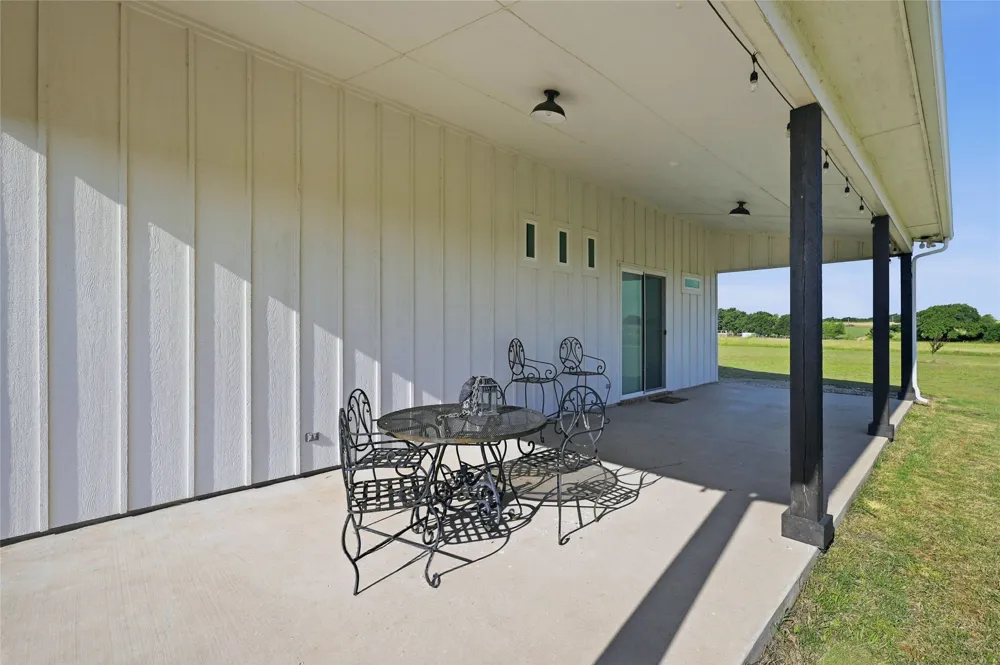 5235 Fm 1752 S Whitewright, TX 75491