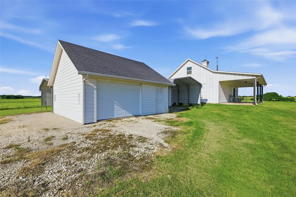 5235 Fm 1752 S Whitewright, TX 75491