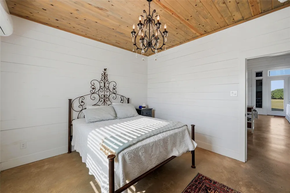 5235 Fm 1752 S Whitewright, TX 75491