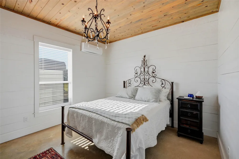 5235 Fm 1752 S Whitewright, TX 75491