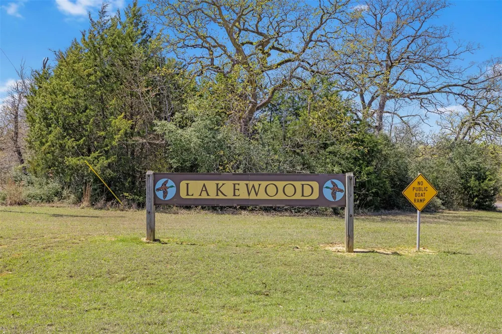 1 County Road 377 Marquez, TX 77865