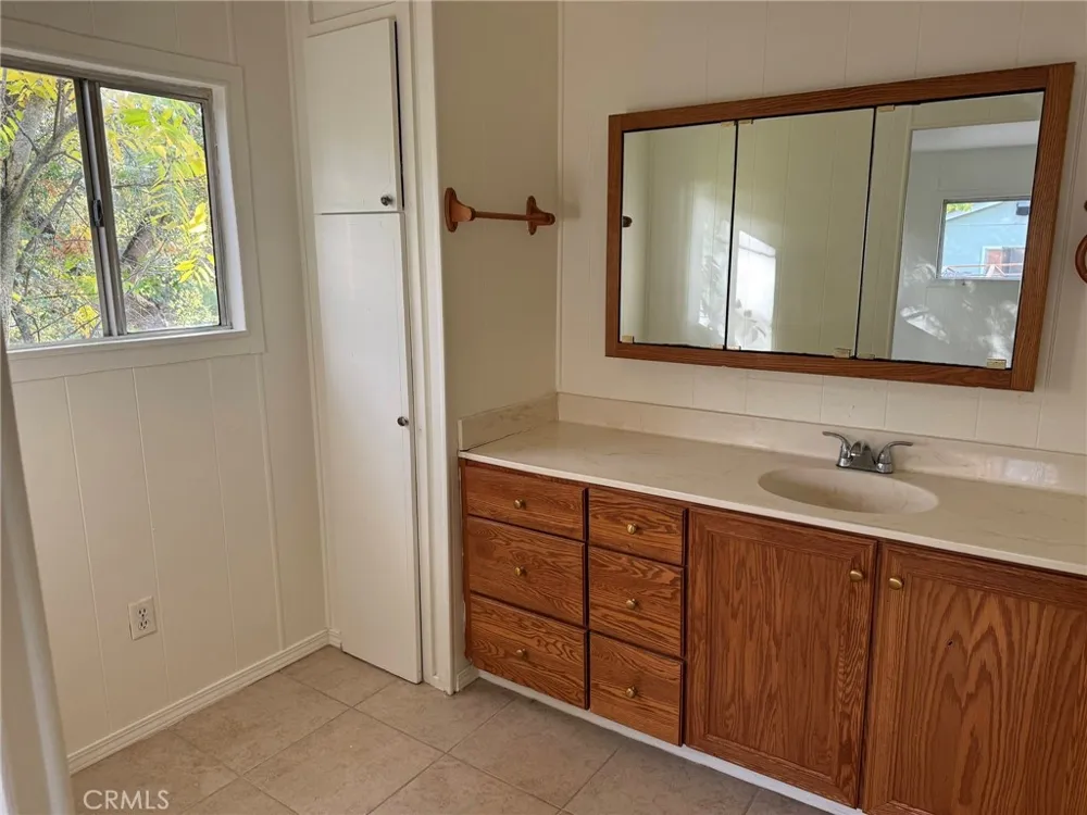 13935 Manakee Clearlake, CA 95422