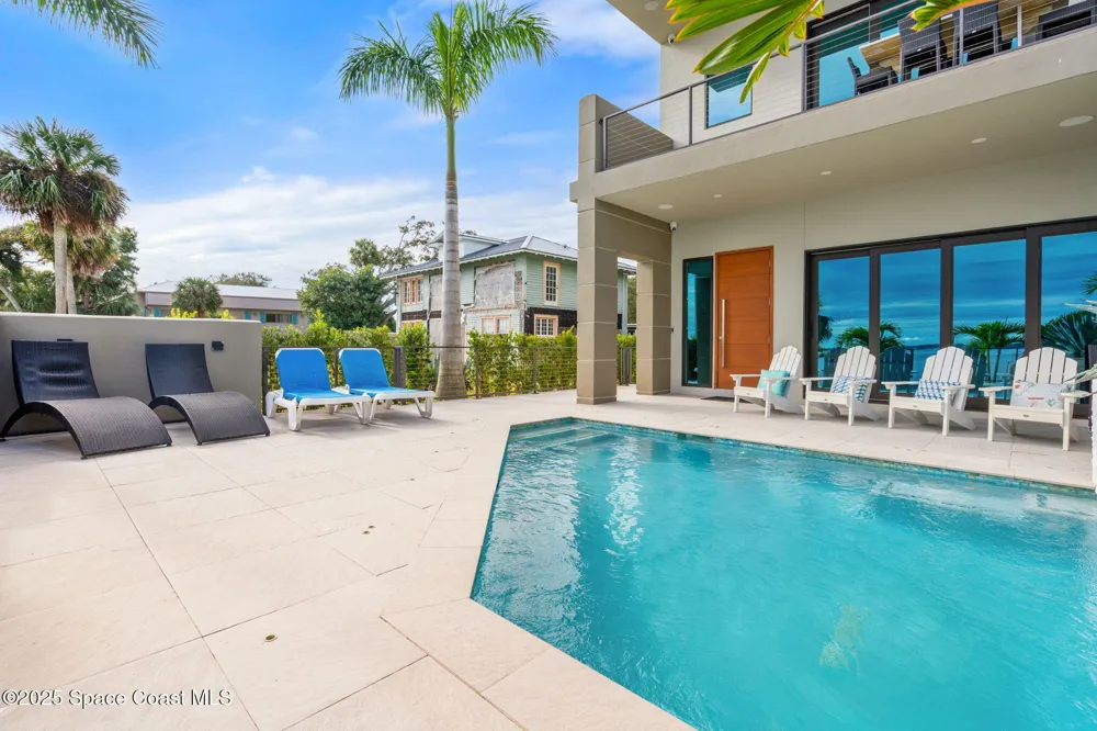 18071809 Riverview Drive Melbourne, FL 32901