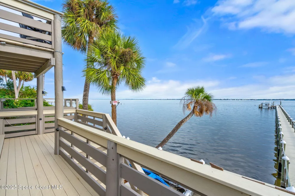 18071809 Riverview Drive Melbourne, FL 32901