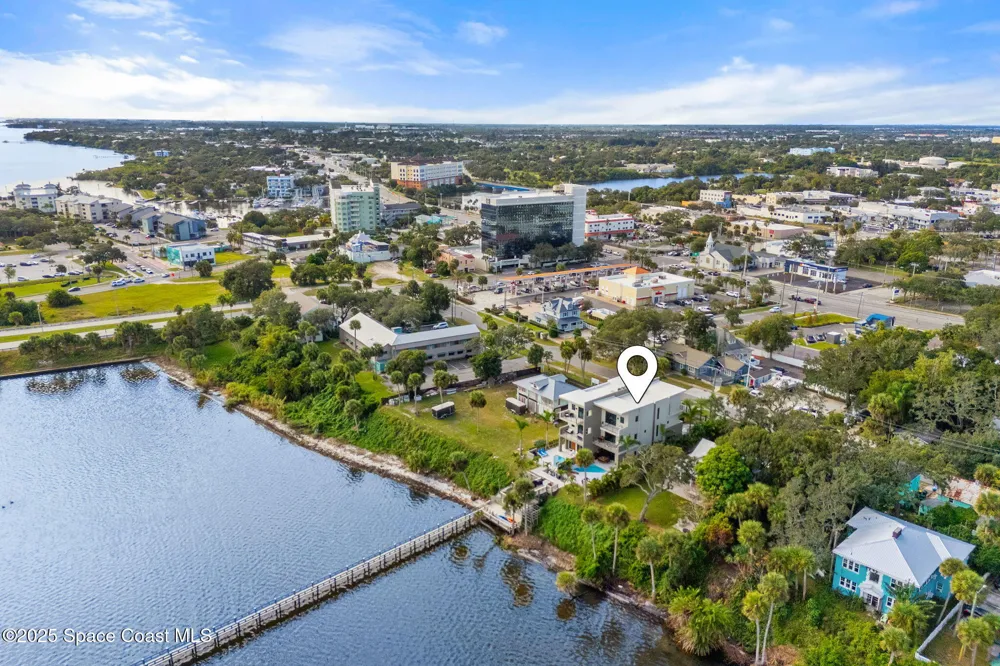 18071809 Riverview Drive Melbourne, FL 32901