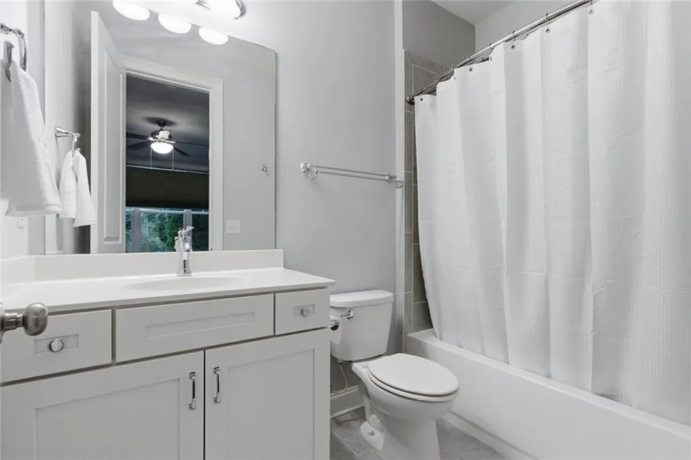 10196 Windalier Way Roswell, GA 30076