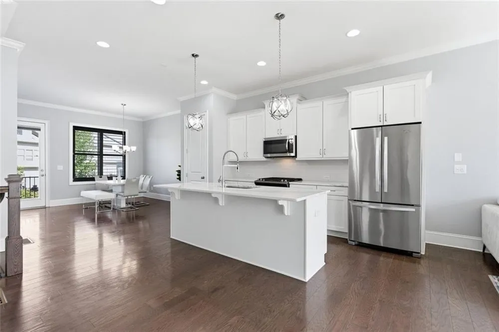10196 Windalier Way Roswell, GA 30076